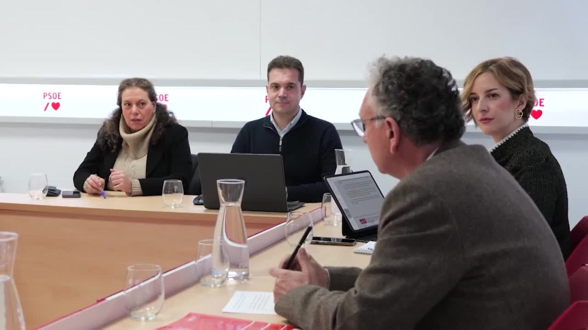 Guardiola contacta con Vox de cara a la investidura y la gestora del PSOE marca distancias