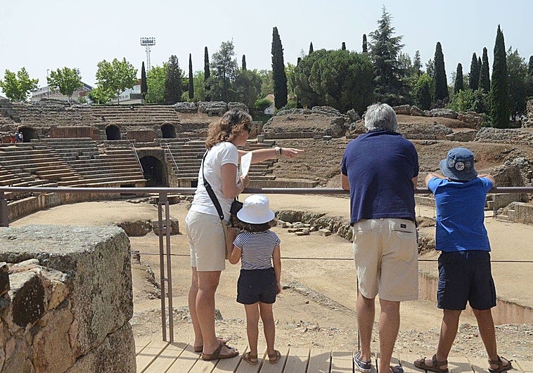 El Teatro y el Anfiteatro se unirán por nuevos senderos peatonales