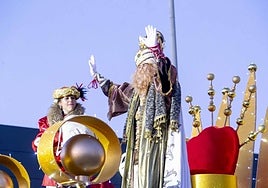 Fotos | Mérida se llena de caramelos e ilusión con la cabalgata de los Reyes Magos