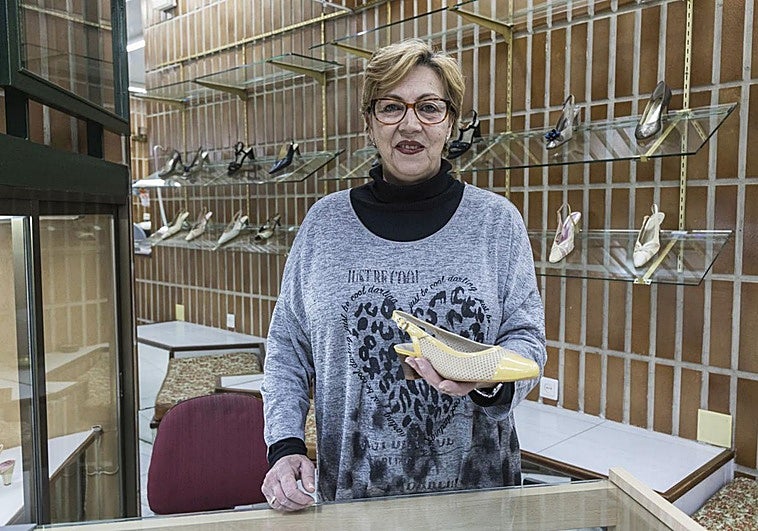 Cierra Martínez Olgado, la zapatería de Badajoz con 175 años de historia