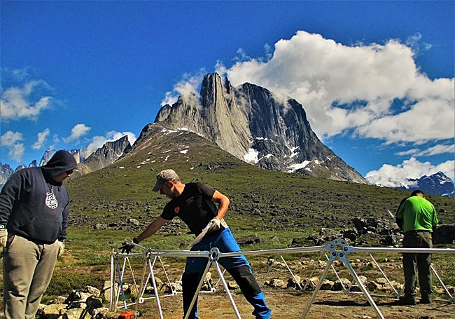 Trejo trabajando en Groenlandia durante el verano.