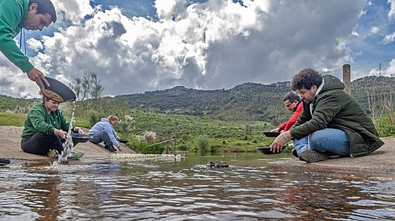 GeoCentro Monfragüe oferta dos programas de actividades en Casas de Miravete