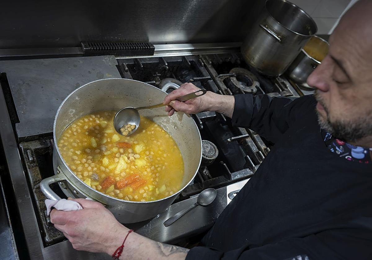 Imagen principal - Un cocido extremeño para tupirte