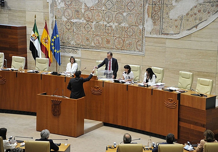 La Asamblea de Extremadura busca a su octavo presidente