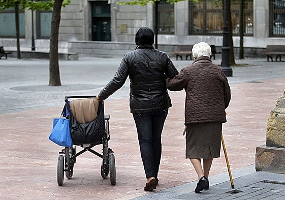 La lista de espera de dependencia creció un 42% el pasado año en Extremadura