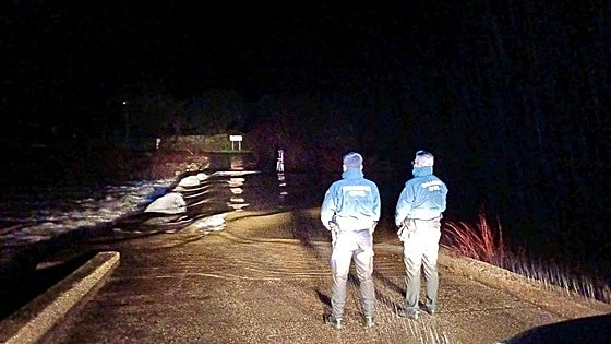 El temporal obliga a cortar dos vías en Extremadura y las máquinas quitanieves ya trabajan en el puerto de Tornavacas