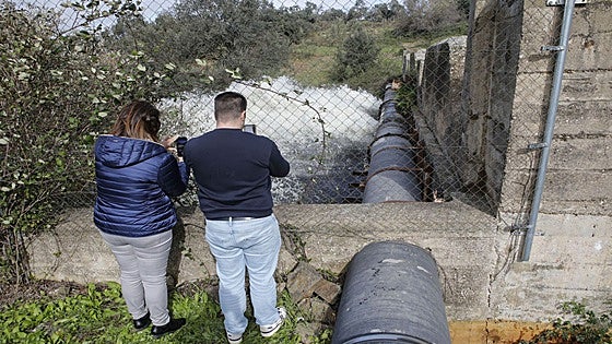 El Guadiloba de Cáceres vuelve a desembalsar por seguridad al alcanzar el 80% de su capacidad