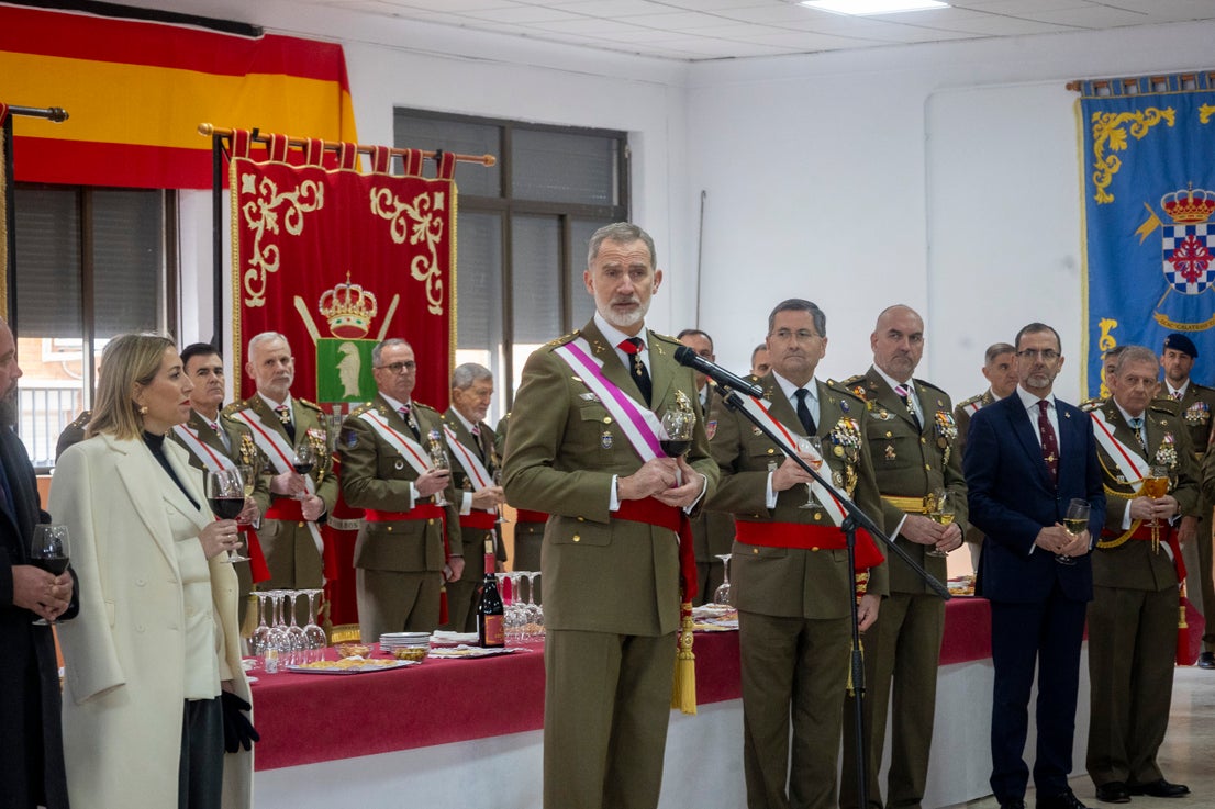 Fotos | El Rey preside la jura de bandera de 1.378 aspirantes a soldados en Cáceres