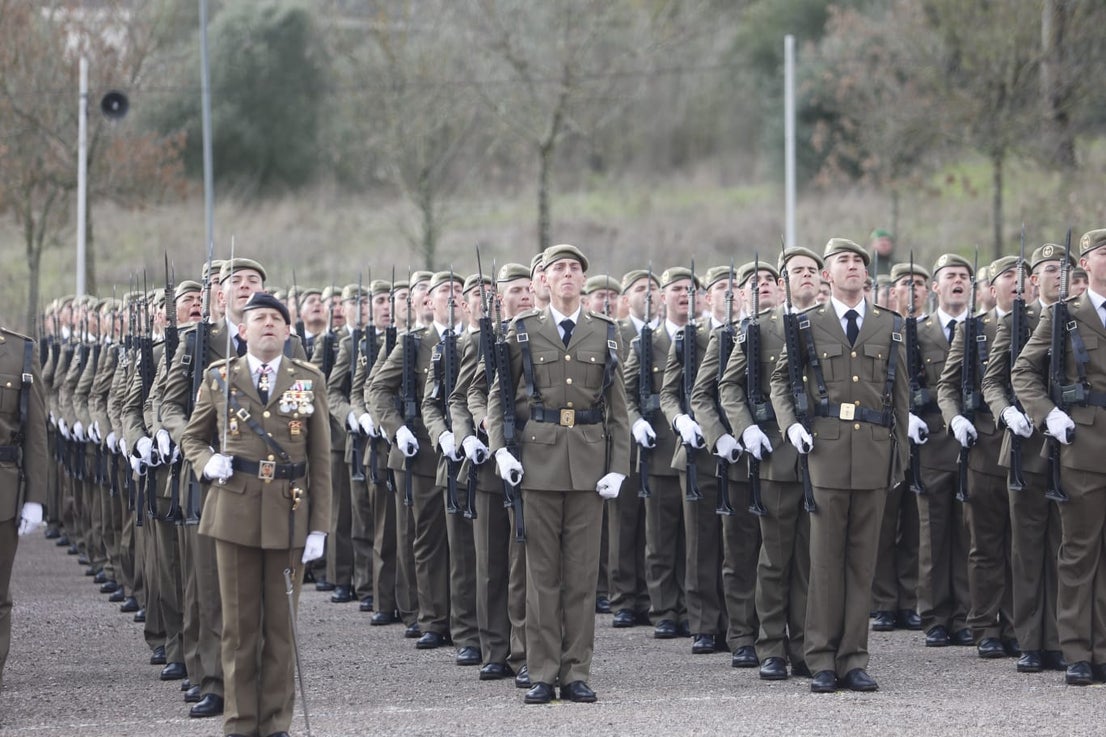 Fotos | El Rey preside la jura de bandera de 1.378 aspirantes a soldados en Cáceres