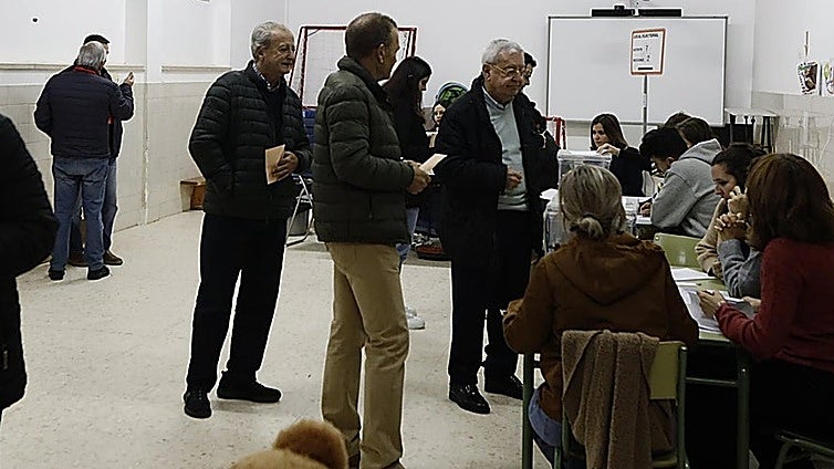 La campaña electoral en Extremadura cambió el sentido del voto del 12% de los electores