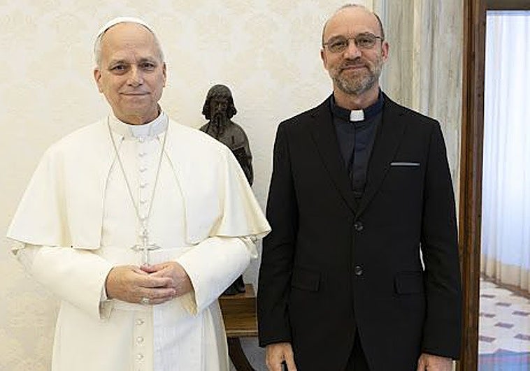 El Papa León XIV recibe al misionero emeritense César Caro