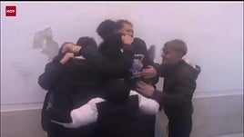 La comparsa juvenil emeritense 'Las del patio' (Los indomables) han logrado pasar a la final del concurso del Carnaval de Cádiz