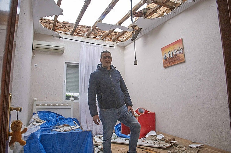 Los vecinos de Fernández López inician el trabajo para reconstruir sus casas