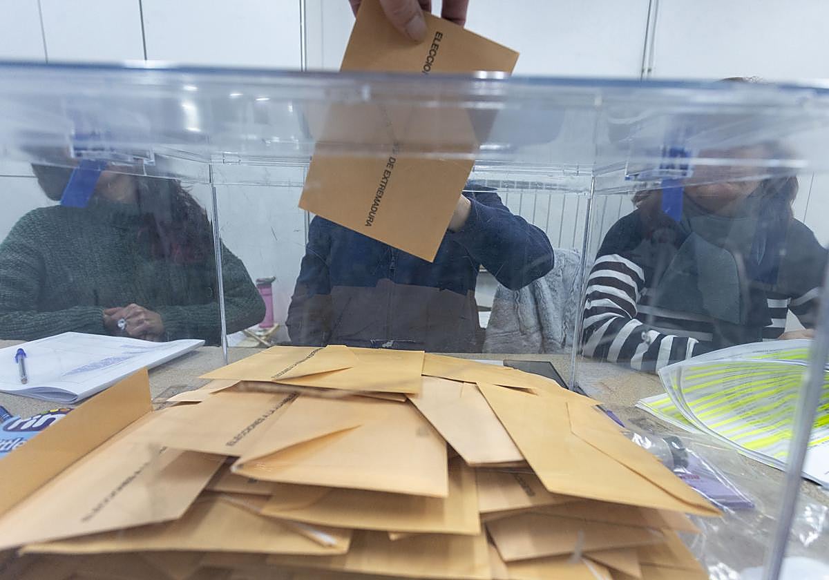 Perfil de los extremeños que no fueron a votar el 21-D