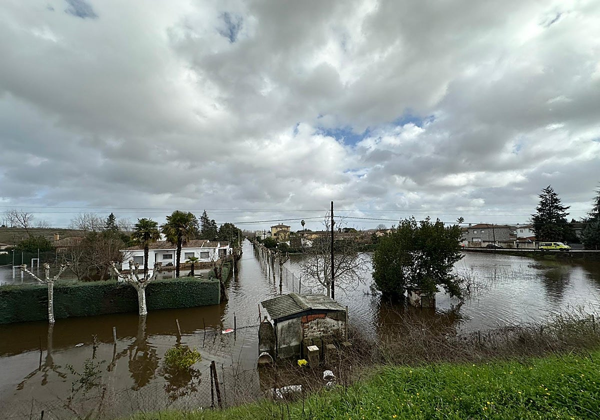 Acceso controlado en La Isleta: Coria refuerza la seguridad y mantiene informados a los vecinos