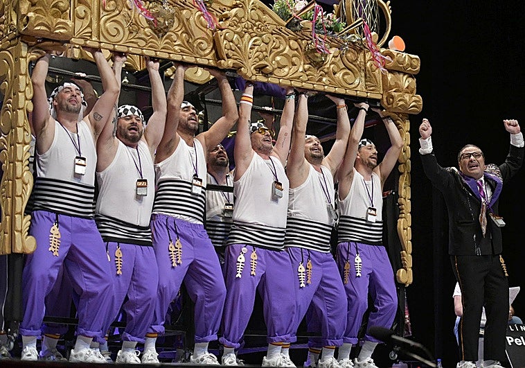 La Semana Santa se cuela con fuerza en el Carnaval de Badajoz