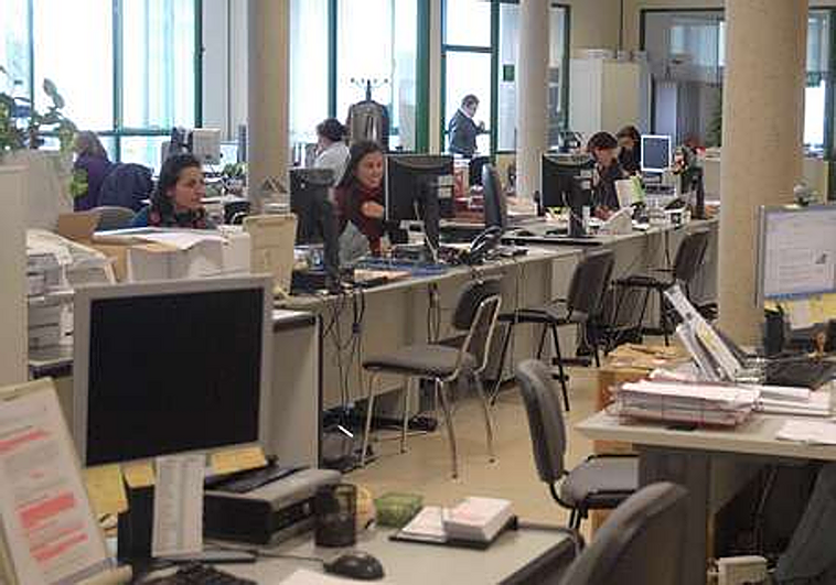 El TSJEx obliga a la Junta a reconocer la antigüedad de una trabajadora temporal para su carrera profesional