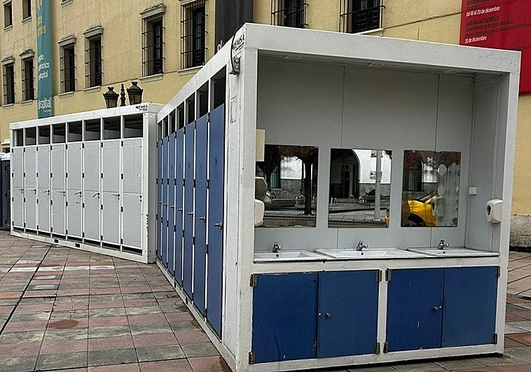 Los baños portátiles instalados en Carnaval incluyen tocadores