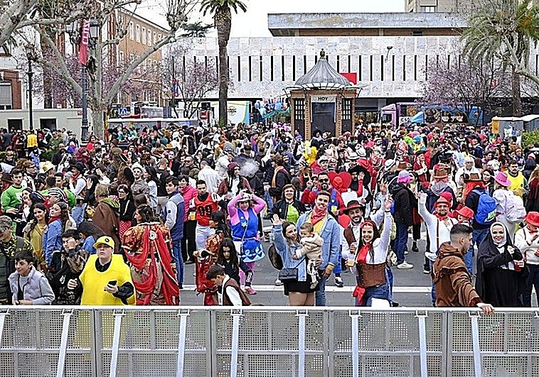 El anticiclón se apunta al Carnaval de Badajoz 2026: lluvia y aire para el viernes pero el sol mandará a partir del sábado