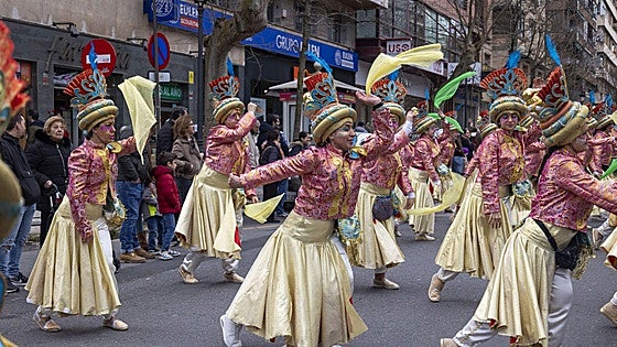 Las mejores imágenes del desfile de Carnaval de Cáceres de este domingo