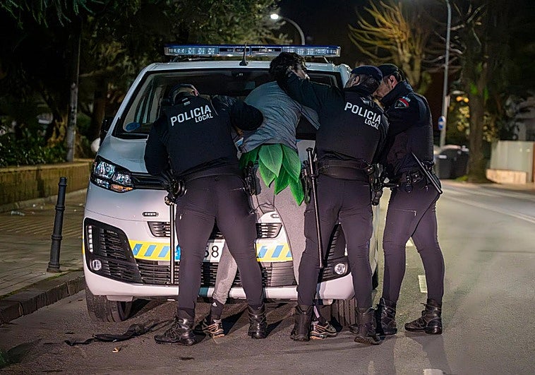 Badajoz vive su noche más larga con pocos sucesos y demasiado alcohol