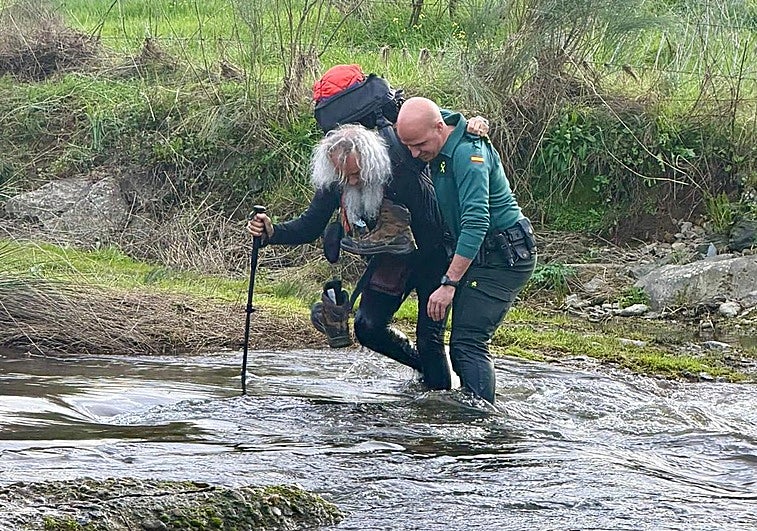 La Guardia Civil socorre a un peregrino desorientado en el Pantano del Boquerón