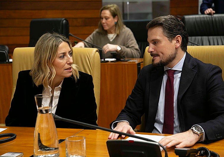 El PP rebaja el ruido para volver a sentarse con Vox a negociar un acuerdo de gobierno