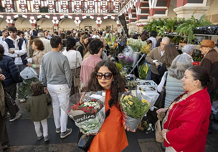 El mercado de las flores de Badajoz regresa este sábado con casi el doble de puestos