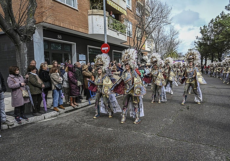 Valdepasillas adelanta su desfile de Carnaval por la cantidad de grupos inscritos