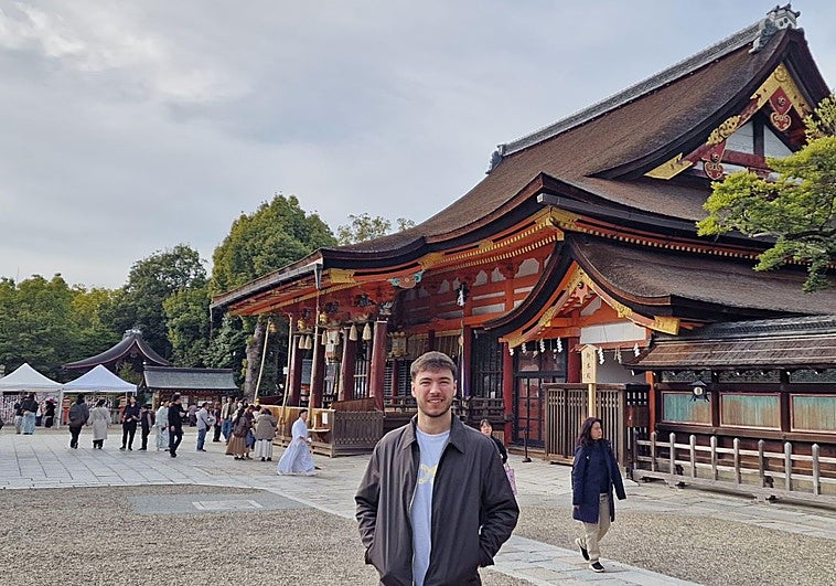 El mejor MIR de la Universidad de Extremadura, varado en Tokio por el cierre del espacio aéreo