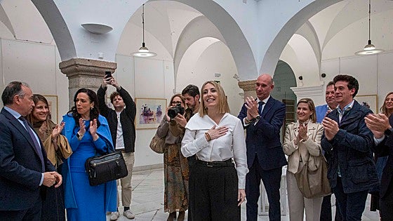 Salvas de aplausos ante el insoportable silencio de Vox