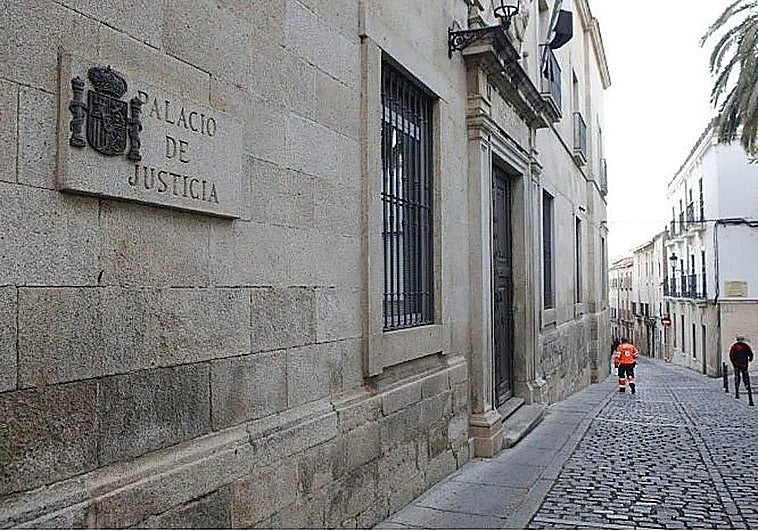 El TSJEx confirma el despido de una cajera que no cobraba parte de las compras a su compañera