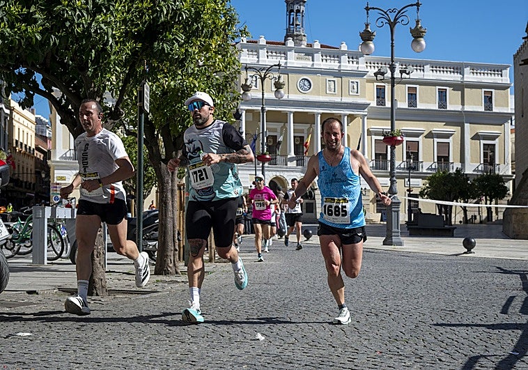 Badajoz ve correr a 1.300 fondistas por su Casco Antiguo con final olímpico en La Granadilla