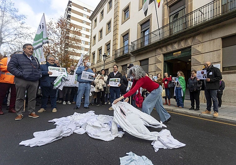 La tercera huelga de médicos este año empieza con un 20% de seguimiento en Extremadura