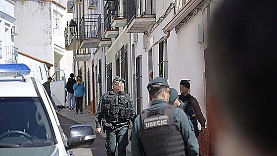 Francisca Cadenas abrió la puerta y vio al detenido por su asesinato esnifando, asegura la defensa
