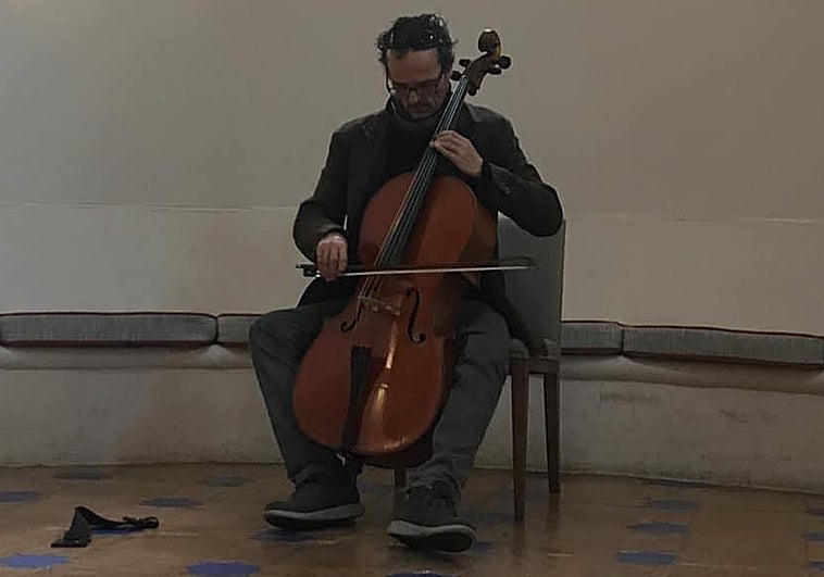 Fallece Arturo Samper, profesor de violonchelo del Conservatorio Esteban Sánchez de Mérida