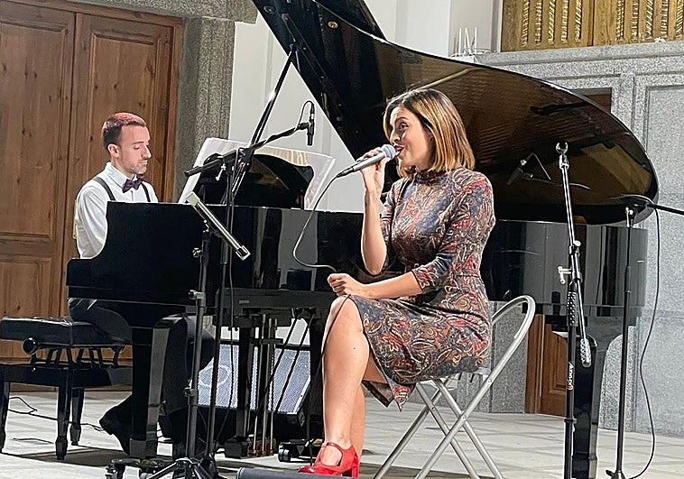 La Sociedad Filarmónica emeritense ofrece un concierto de cine con Aurora y Abraham Samino