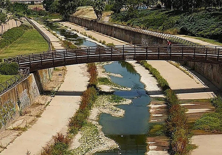 Los paseantes localizan un cadáver en el arroyo Calamón de Badajoz