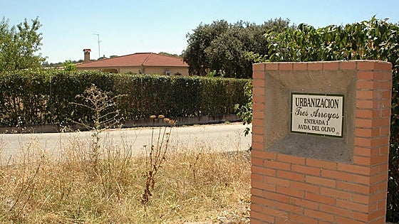 Los vecinos de Tres Arroyos, en Badajoz, llevan un mes sin antena de telefonía