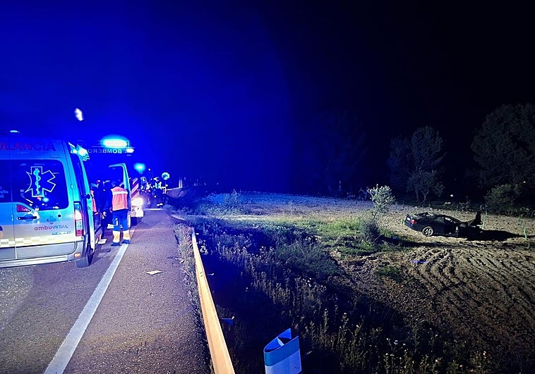 Herido crítico un hombre de 41 años tras una salida de vía en la EX-300, cerca de Solana de los Barros