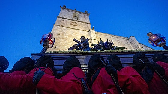 Las mejores imágenes del Lunes Santo en Cáceres