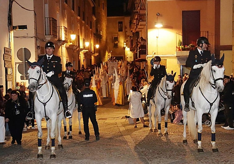 Plasencia se rinde al paso ecuestre