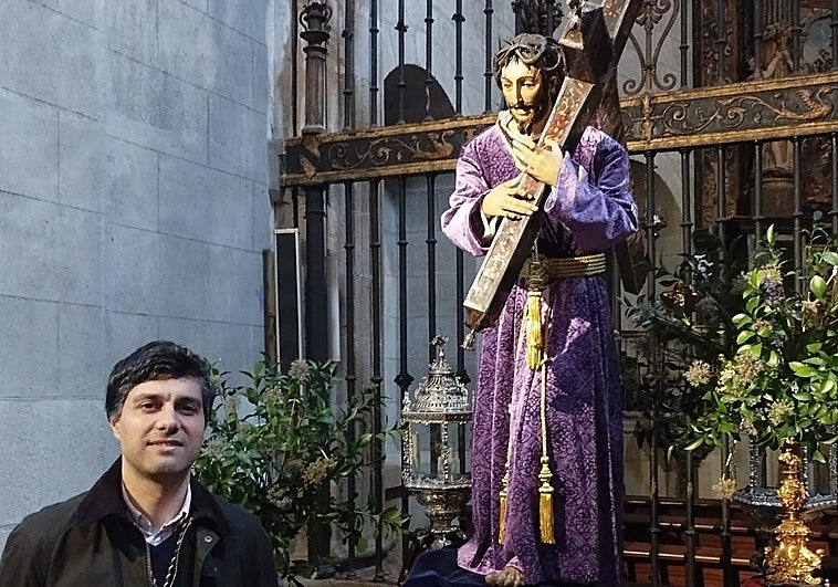 Cuatro décadas de espera para cumplir un sueño cofrade y llevar a hombros la imagen del Nazareno en Cáceres