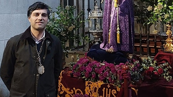 Cuatro décadas de espera para cumplir un sueño cofrade y llevar a hombros la imagen del Nazareno en Cáceres