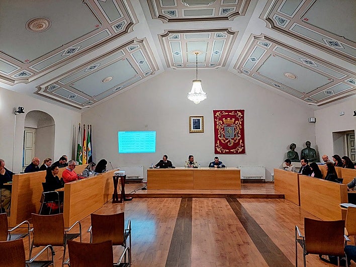 PP y Vox votan en contra del presupuesto municipal de Almendralejo de 2026