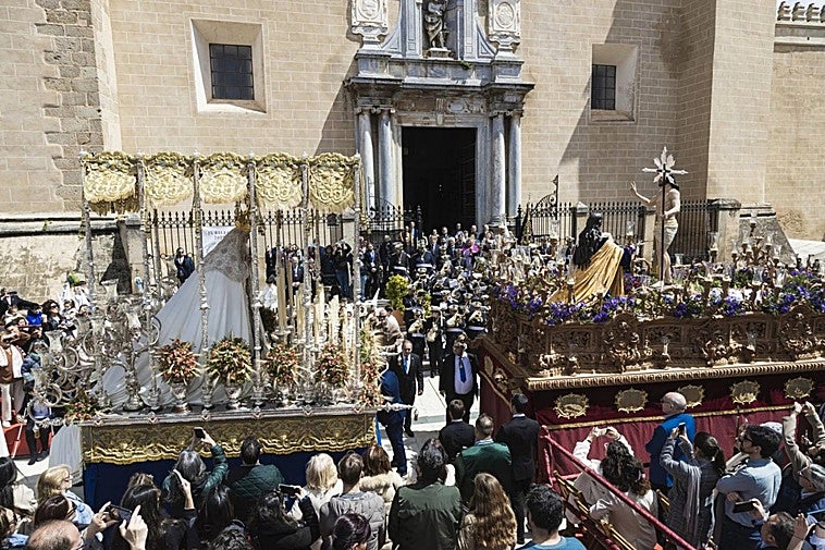El Resucitado y la Virgen de la Aurora llenarán de júbilo la plaza de España