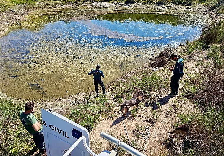 Equipos de Montaña y Acuáticos se incorporan a la búsqueda del desaparecido en Jarandilla de la Vera