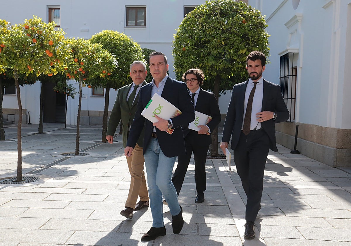 PP y Vox negocian presupuestos para cuatro años en el acuerdo de