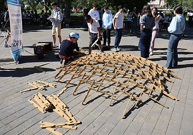 Construcción de la cúpula de Leonardo.