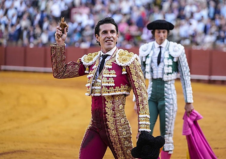 Aparatoso Talavante y seriedad de Daniel Luque en la Maestranza